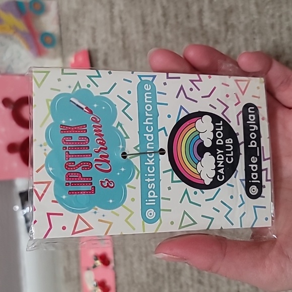 Accessories Galore - Picture 5 of 13